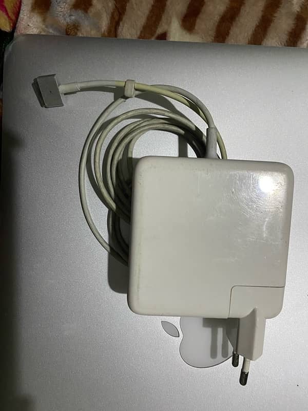 Macbook Pro (mid 2014) | With Charger 1