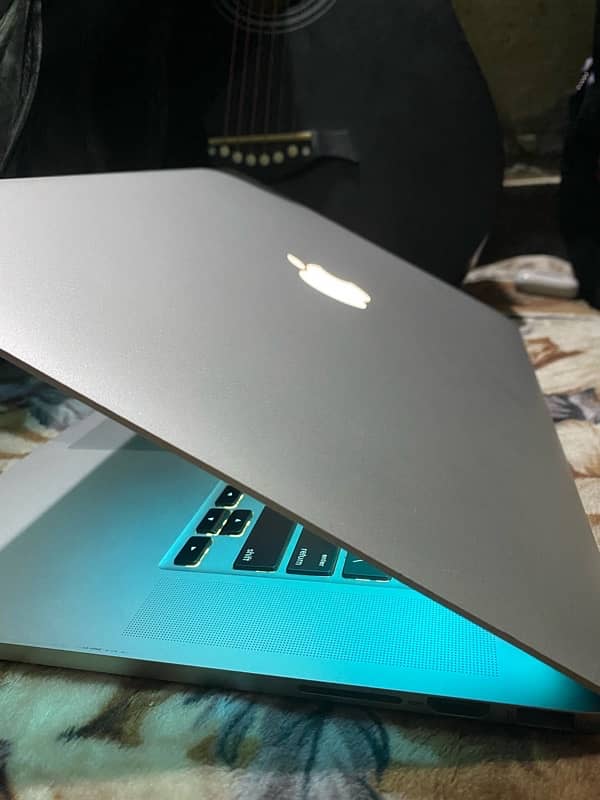 Macbook Pro (mid 2014) | With Charger 7