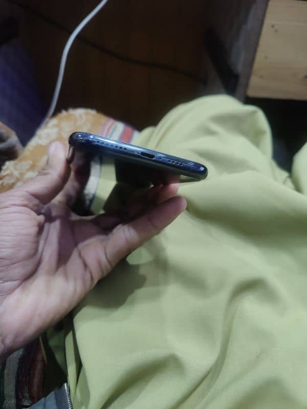 iphone 11pro max 256gb PTA approved 1