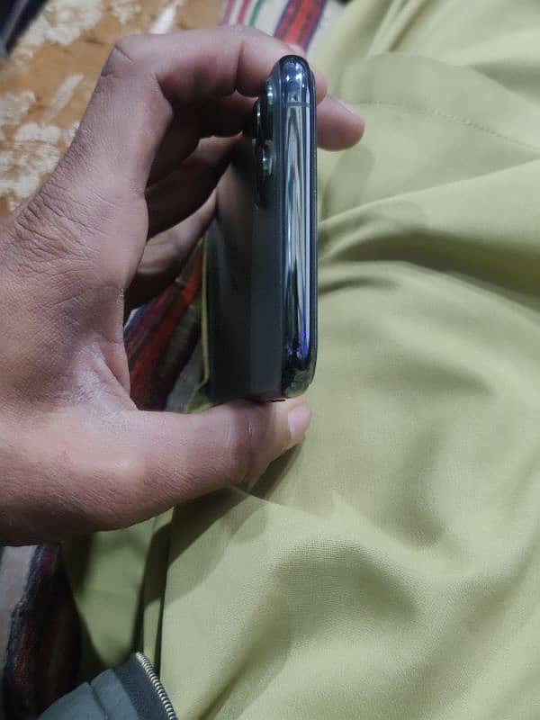 iphone 11pro max 256gb PTA approved 3