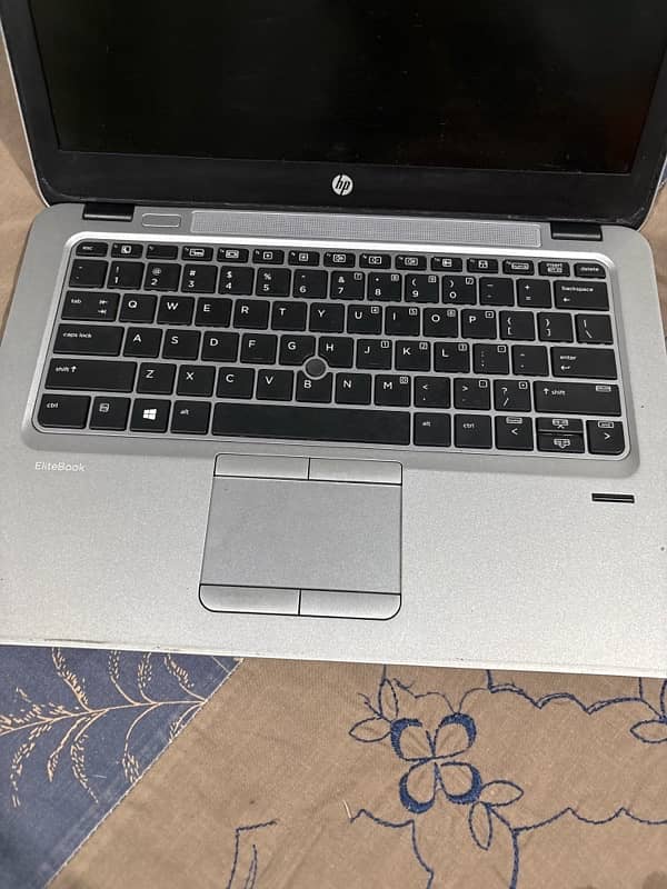 Hp Elite book 820 G3 At  a Resonable Price 2