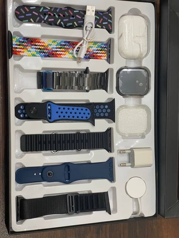 i30 PRO MAX SUIT HI WATCH 9 EARPHONES 11 IN 1 1