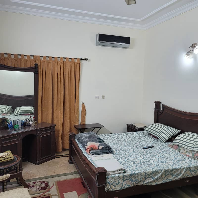 1 Kanal Corner Facing Park House For Urgent Sale 14