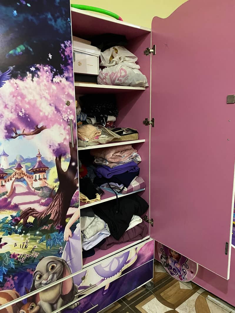 Kids bed and wardrobe 8