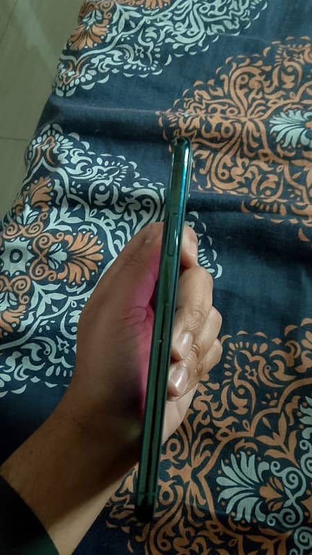 iphone 11 pro max 256 gb pta approved green coloure 4