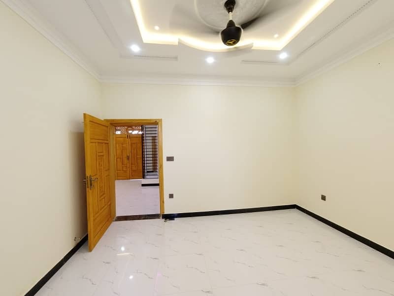 20 Marla House In F-11 Of Islamabad Is Available For sale 4