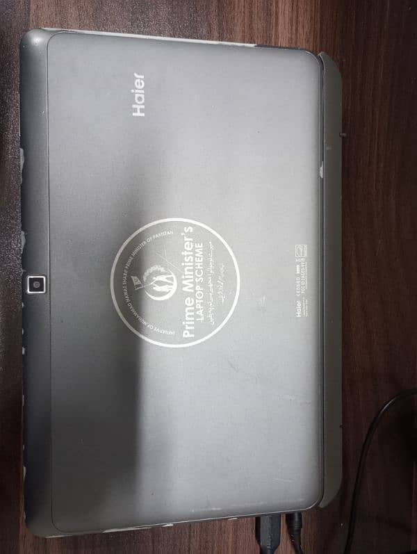 Haier Y11B Laptop + Tablet 2