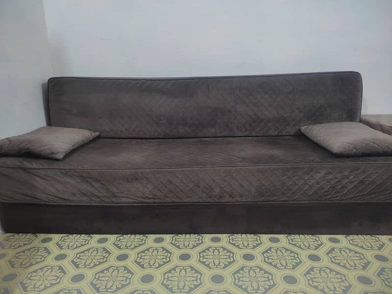 New velvet Sofa come bad with 2 pillows full size 7