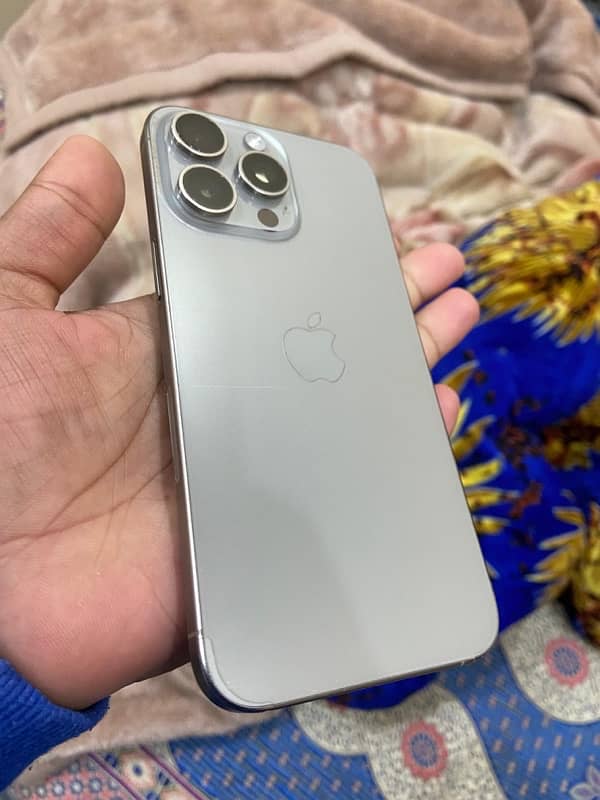 iphone 15pro max natural titanium JV 6