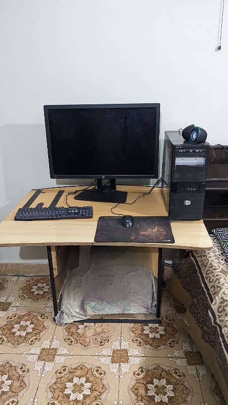 Computer Table Good condition 0