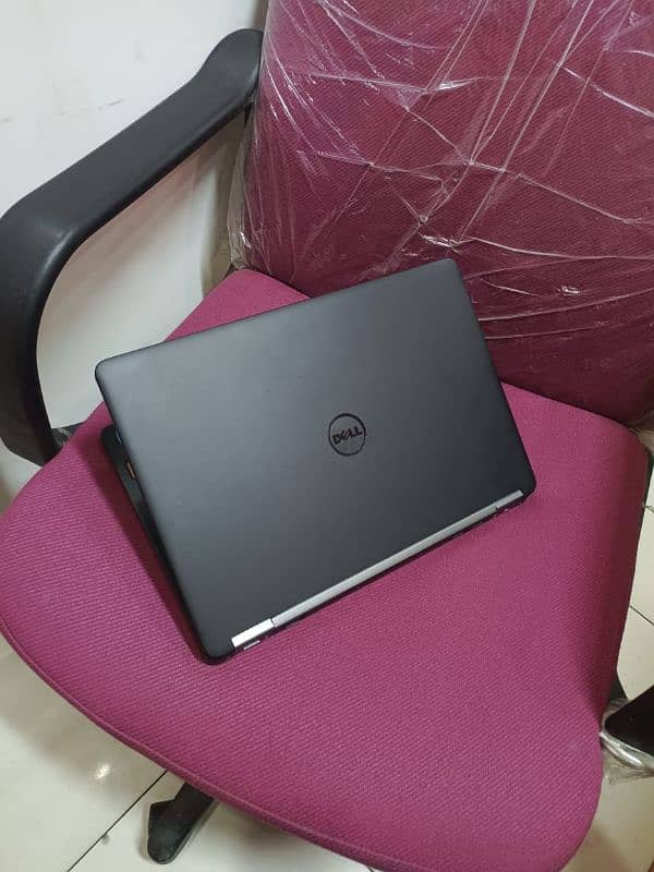 Dell Latitude C-i7-6th Gen 256GB NVMe Radeon 2GB Card Dadicated 8GB RM 10