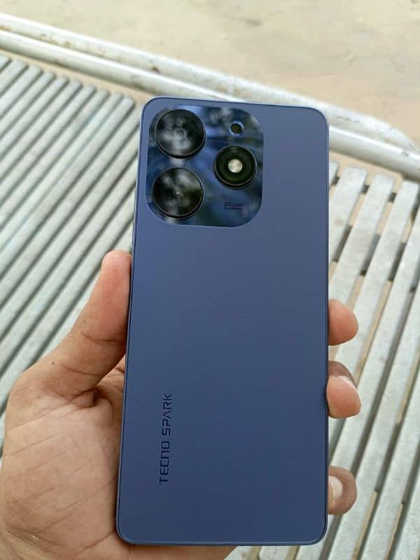 Tecno spark 10 pro sale karna hai New mobile hai 0