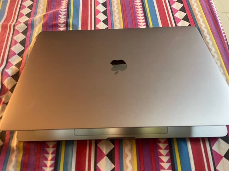 Macbook Pro 2019 16 inch 0