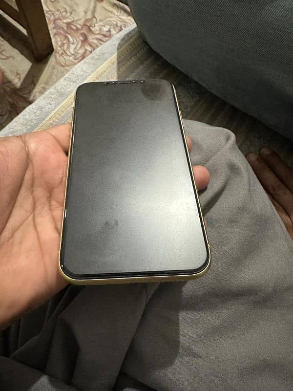 iphone xr 128gb 4 month sim time 7