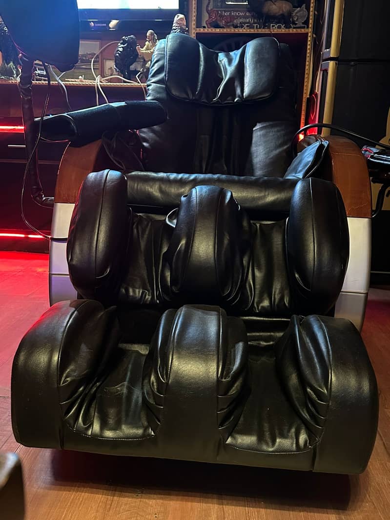 Massage Chair For Sale(Read Add Description) 0