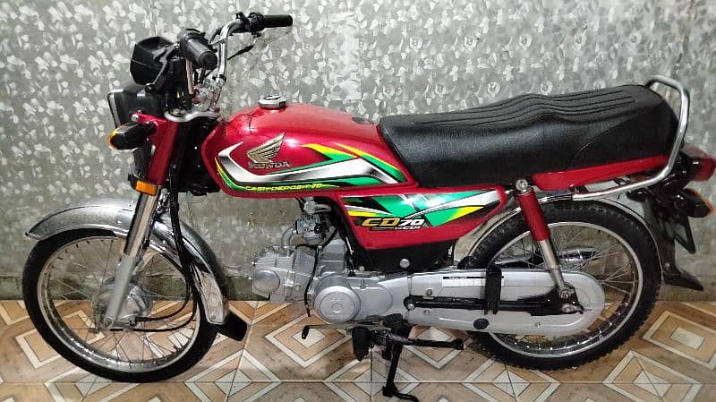 Honda cd 70 2022 model lush bike urgent sale 0