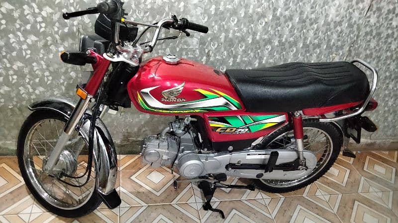 Honda cd 70 2022 model lush bike urgent sale 6