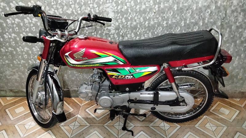 Honda cd 70 2022 model lush bike urgent sale 8