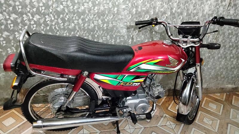 Honda cd 70 2022 model lush bike urgent sale 16