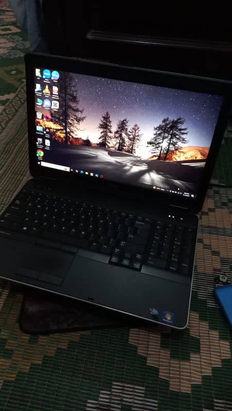 Laptop Dell Core i7 4th Gen 0