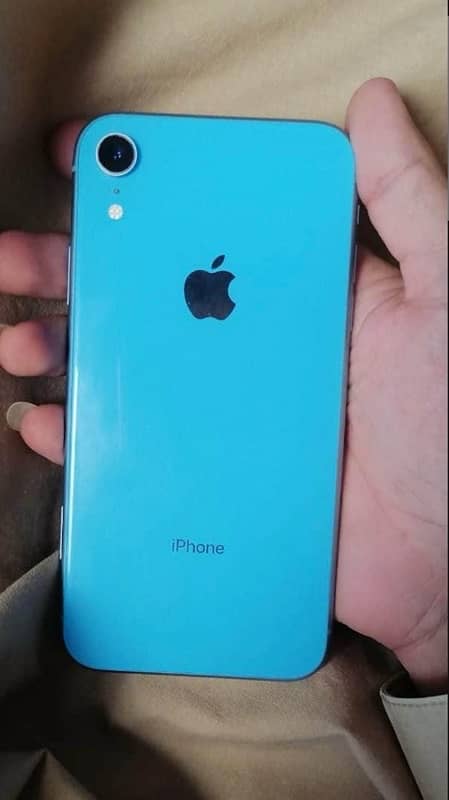 iphone xr  64 gb non pta water pack 2