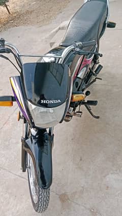 Honda pridor black colour 100 cc in govt officer used well maintained