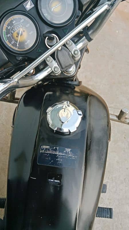 Honda pridor black colour 100 cc in govt officer used well maintained 5