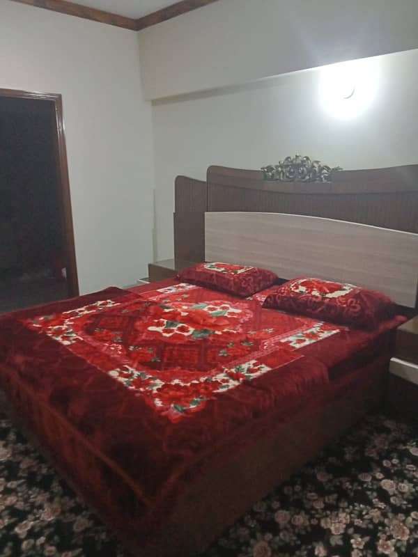 VIP 3 BED ROOM FLAT FOR RENT WITH LIFT PARKING 3 BED 4 WASHROOM 2 KITTCHEN 4