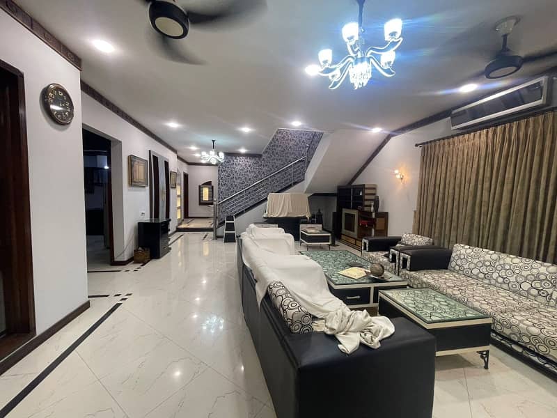 VIP LAVISH FURNISHED BUNGALOW FOR RENT FULLY RENUWATED AVAILABLE FOR LOUNG TIME 3