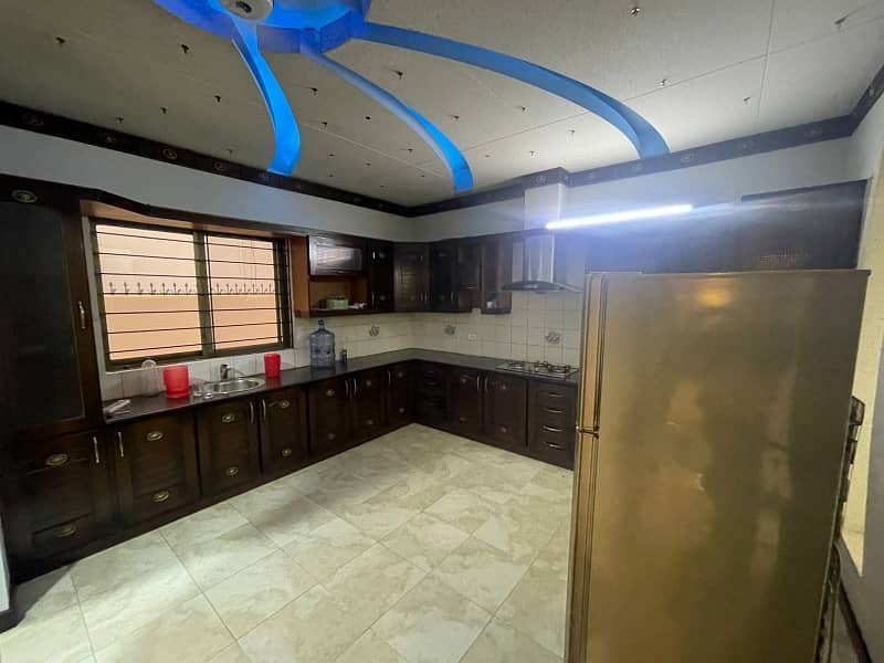 PHASE 6 VIP LAVISH FURNISHED BUNGALOW FOR SALE 500 YARD WITH FURNITURE SALE N RENT 8