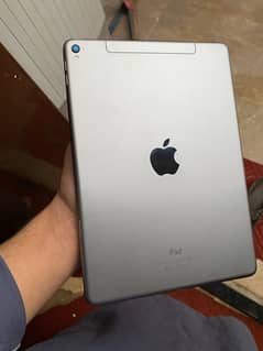 iPad Pro 9.7 128gb space grey cellular