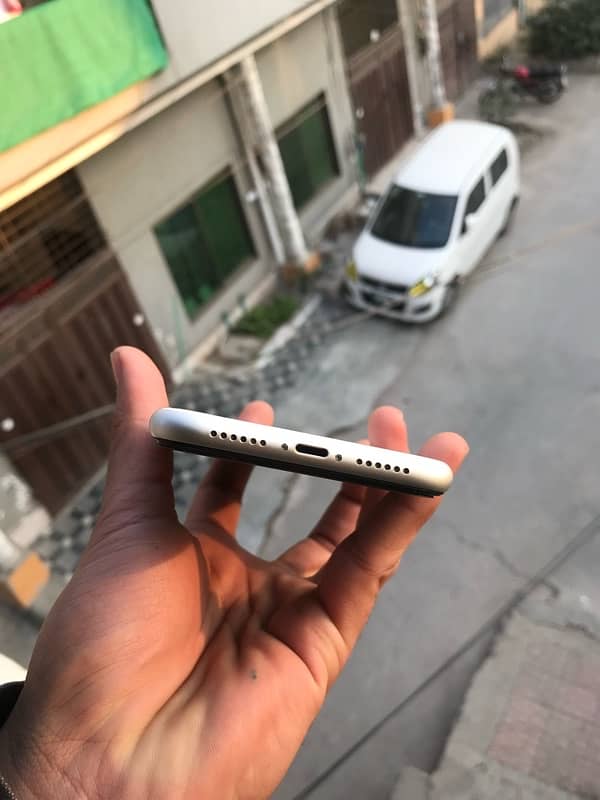 iphone xr 4