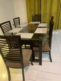 Dining table w/ 6 chairs