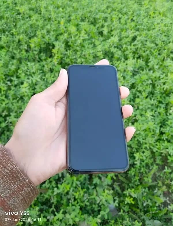 iPhone 11pro 64gb jv 4month sim time urgently sale 1