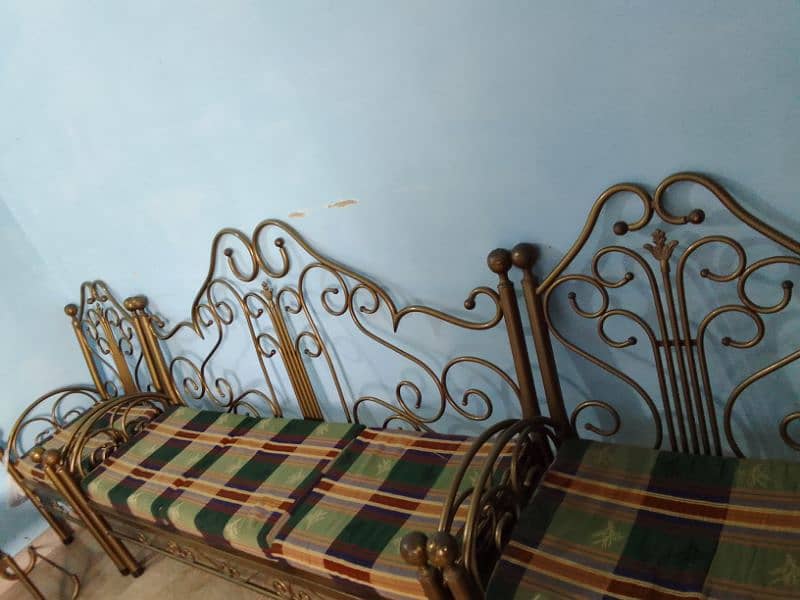 IRON SOFA SET 5 SEATER EXCELLENT CONDITION CONDITION 0