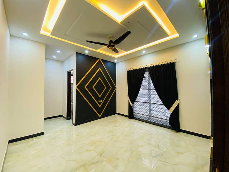 10 MARLA UPER PORTION FOR RENT IN BAHRIA TOWN LAHORE 0