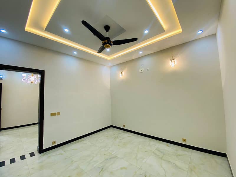 10 MARLA UPER PORTION FOR RENT IN BAHRIA TOWN LAHORE 14