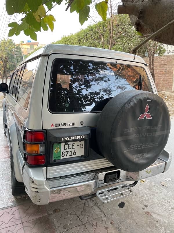 Mitsubishi Pajero 1993 3