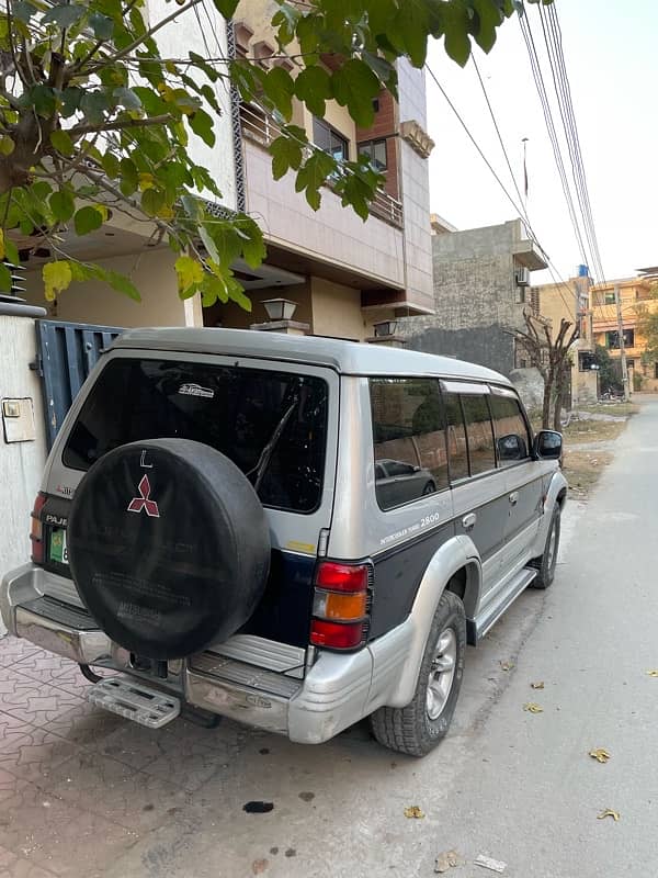 Mitsubishi Pajero 1993 4