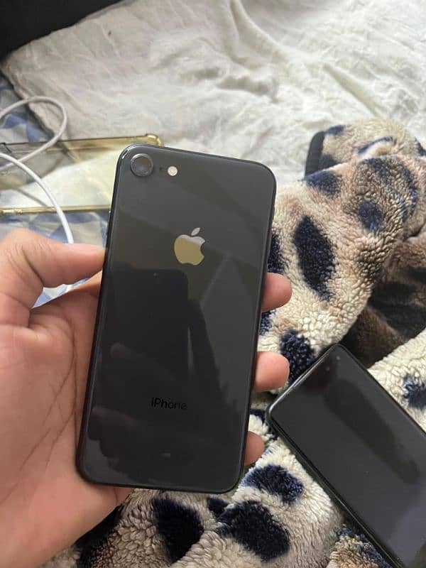 IPHONE 8 Non aprove 0