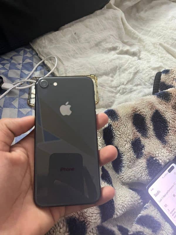 IPHONE 8 Non aprove 1