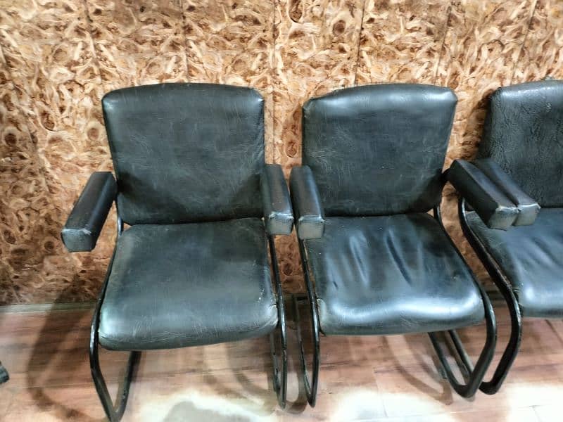 office chairs for sale cavalry ground Lahore cantt 1