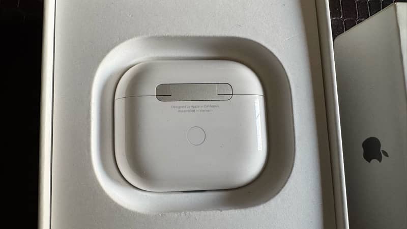 Apple AirPods 3rd Generation Wireless Earbuds w Wireless Charging Case 2