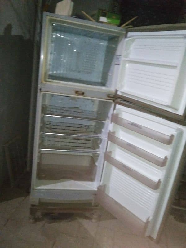 Dawlance Used fridge 3