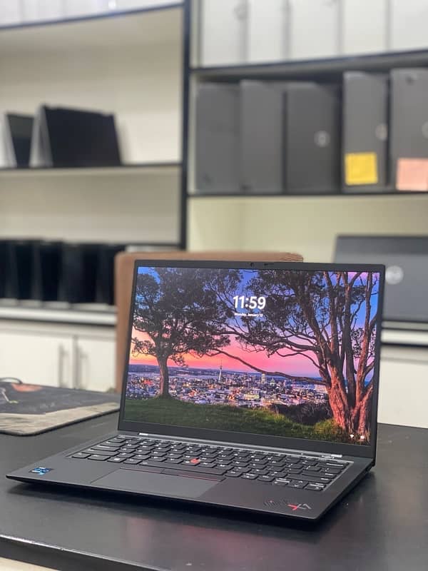 LENOVO X1 CARBON GEN 9 | i7 11th gen | 16gb | 512gb LAPTOP 3