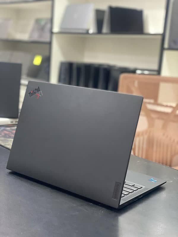 LENOVO X1 CARBON GEN 9 | i7 11th gen | 16gb | 512gb LAPTOP 4