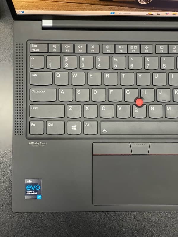 LENOVO X1 CARBON GEN 9 | i7 11th gen | 16gb | 512gb LAPTOP 8