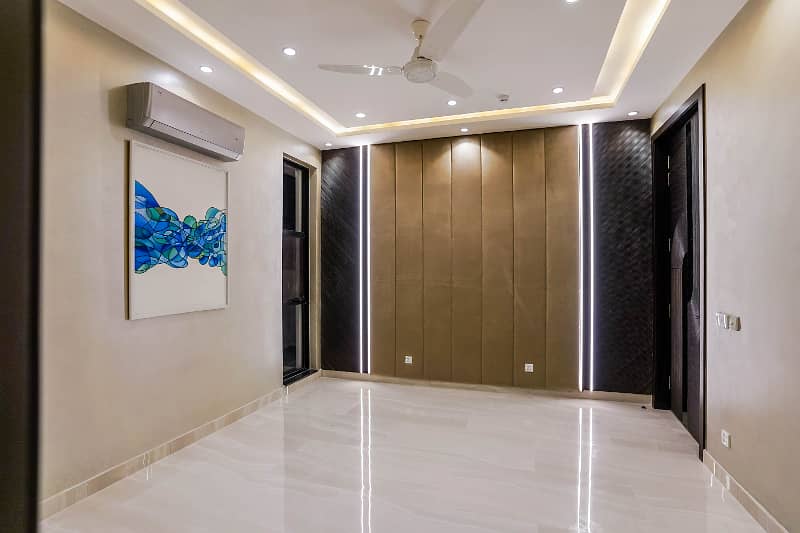 Stunning 1 Kanal Modern House For Sale In DHA Lahore 15