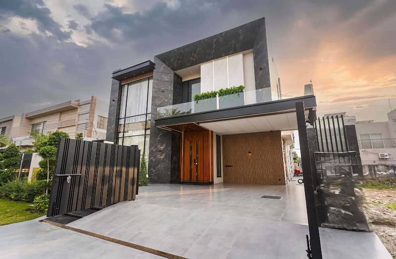 Stunning 1 Kanal Modern House For Sale In DHA Lahore 0