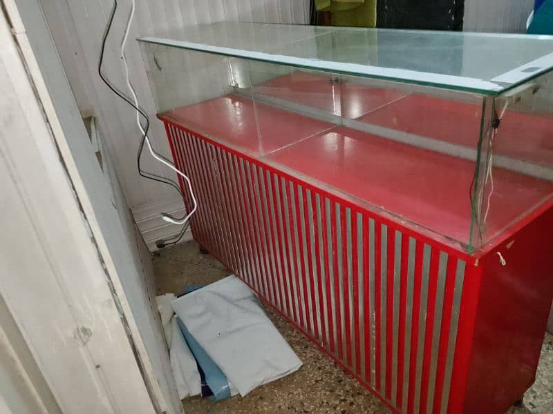 mobile shop counter for sale in good condition 5 feet/16inch height 40 1